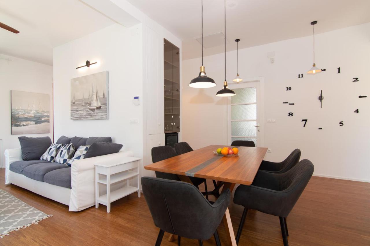 Villa Beatrice By Locap Group Izola Bagian luar foto